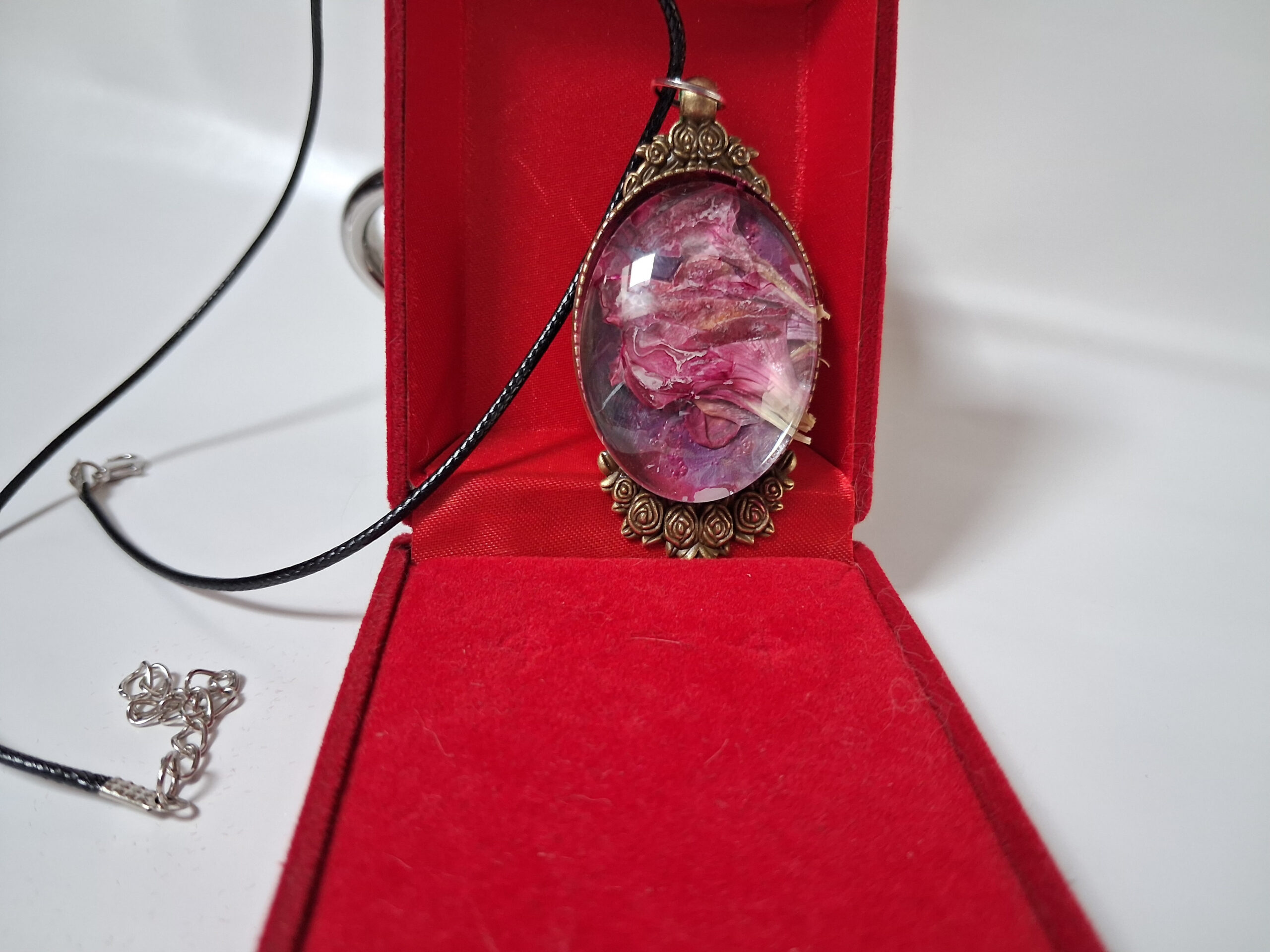 pendentif artisanal motif floral pendentif artisanal motif floral